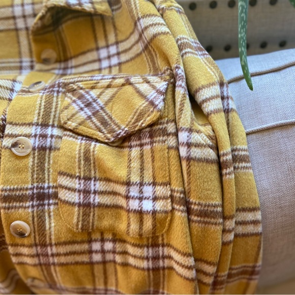 𝅺GORGEOUS yellow and brown plaid button down - Picture 6 of 7